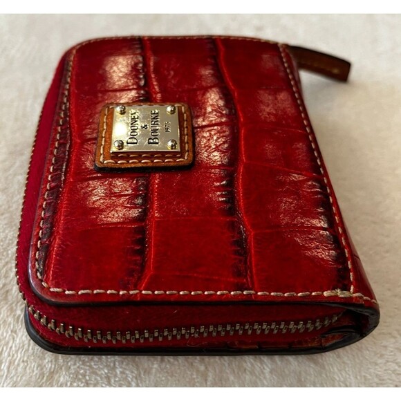 Dooney & Bourke Denison Flap Wallet Red Leather Old Money Quiet Luxury Small - Picture 3 of 9